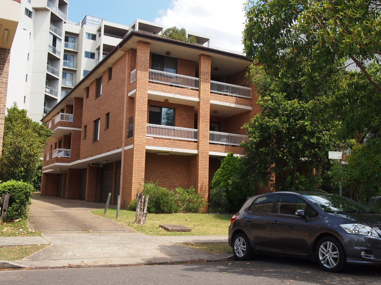 4/3-5 Bond Street HURSTVILLE 2