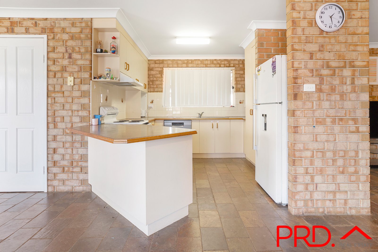 43 Allawah Street TAMWORTH 5