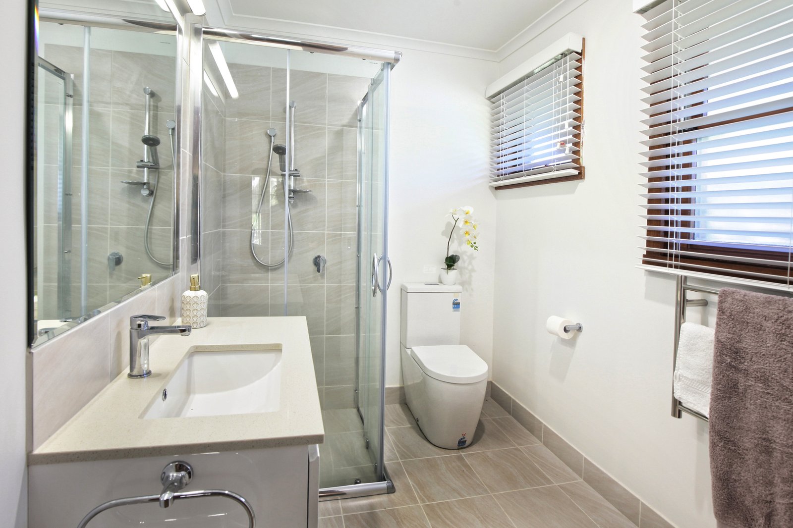 Real Estate and Property in 43 Andrew Avenue, Woodend, VIC