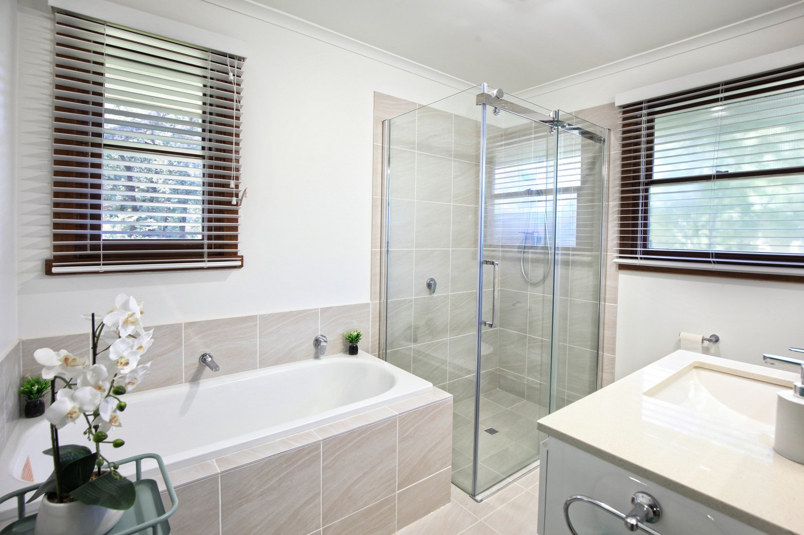 Real Estate and Property in 43 Andrew Avenue, Woodend, VIC