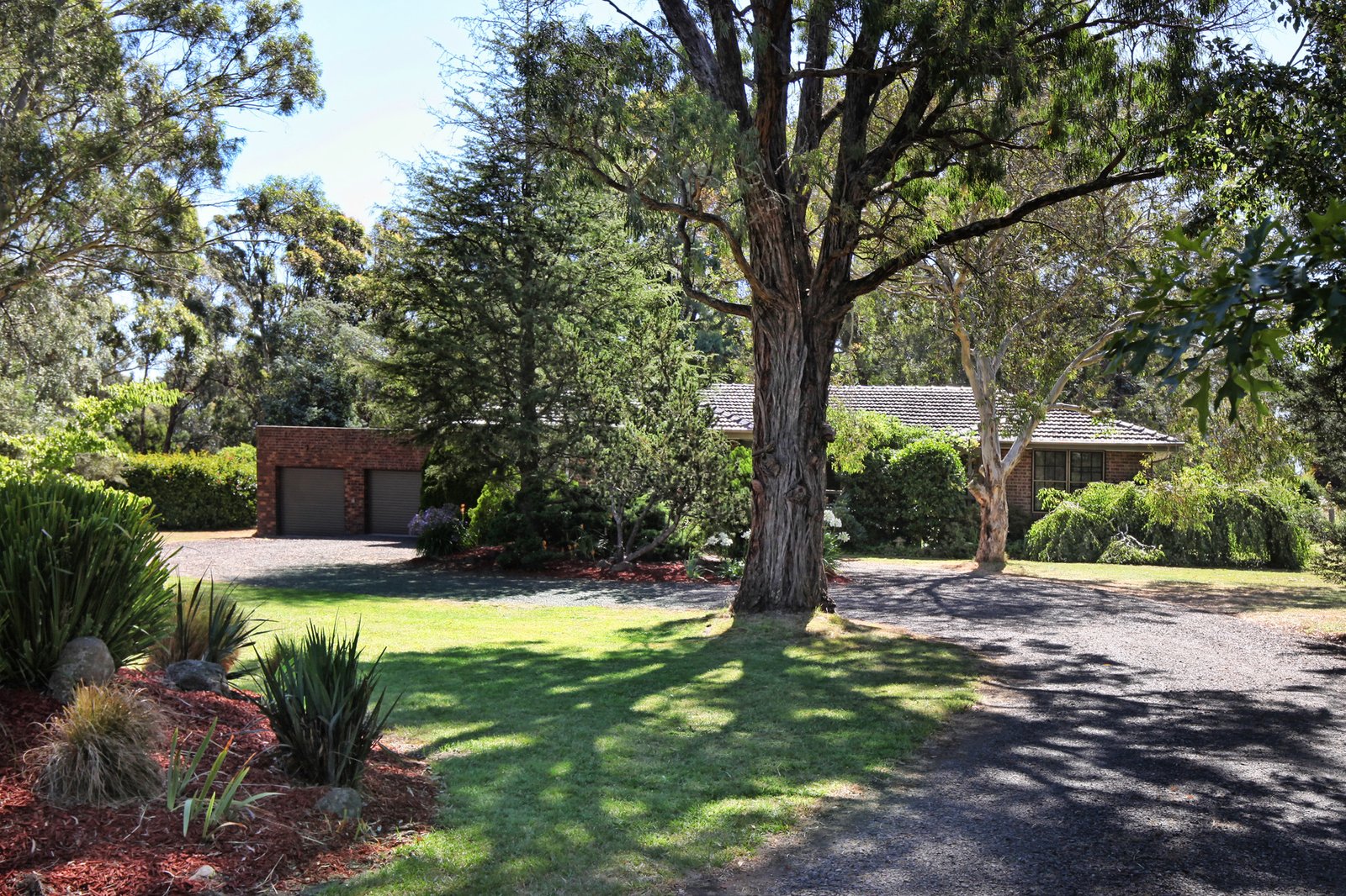 Real Estate and Property in 43 Andrew Avenue, Woodend, VIC