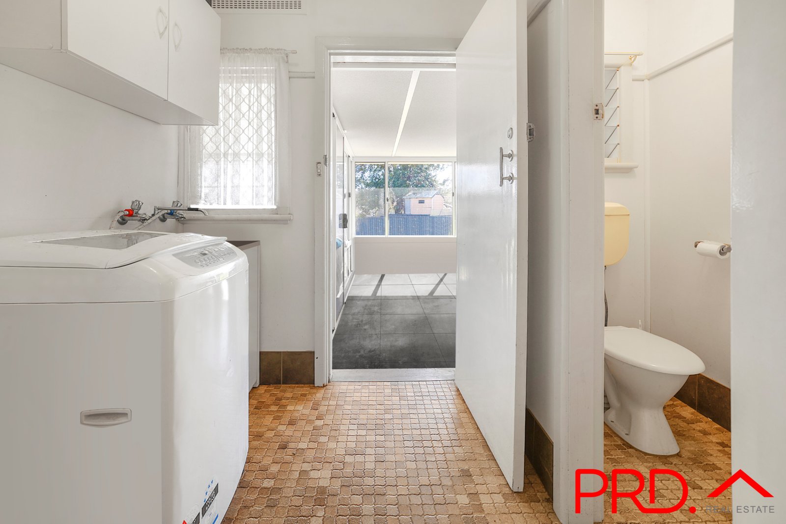 43 Arinya Street TAMWORTH 11