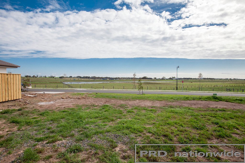 43 Barr Prominade  THORNTON 1