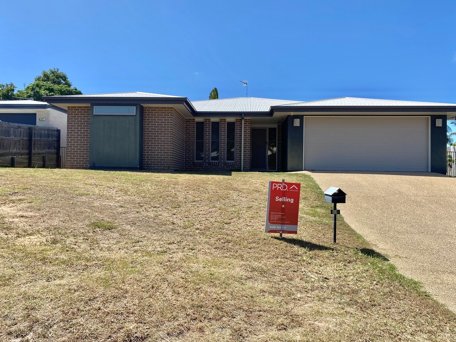 43 BAUHINIA Street BOYNE ISLAND 1