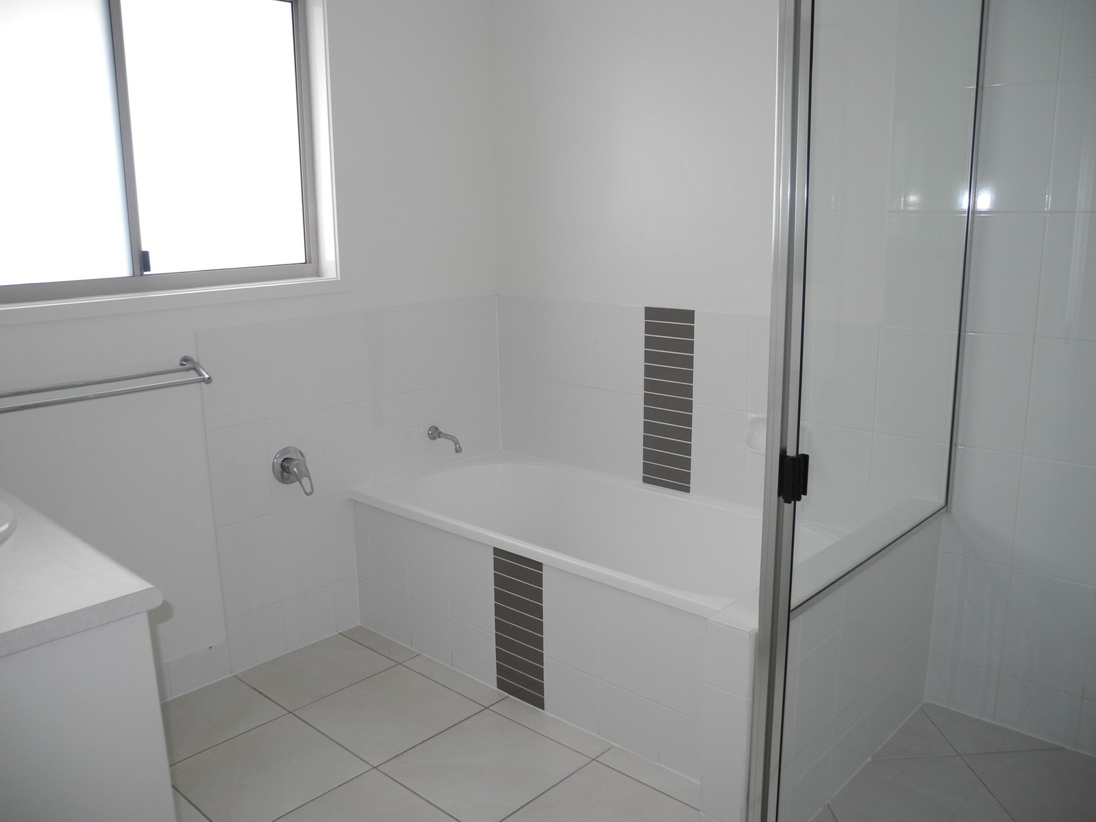 43 BAUHINIA Street BOYNE ISLAND 3
