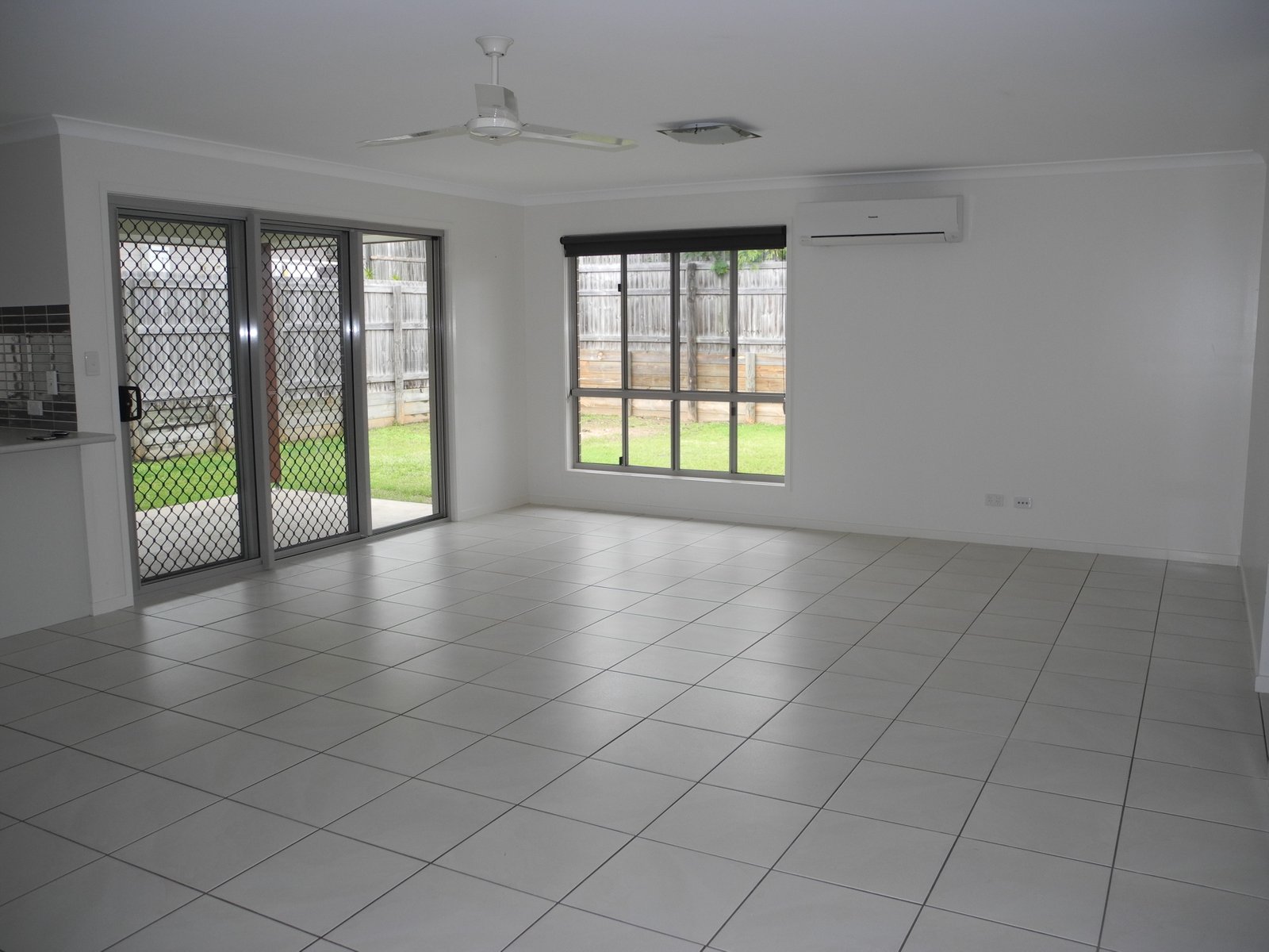 43 BAUHINIA Street BOYNE ISLAND 4
