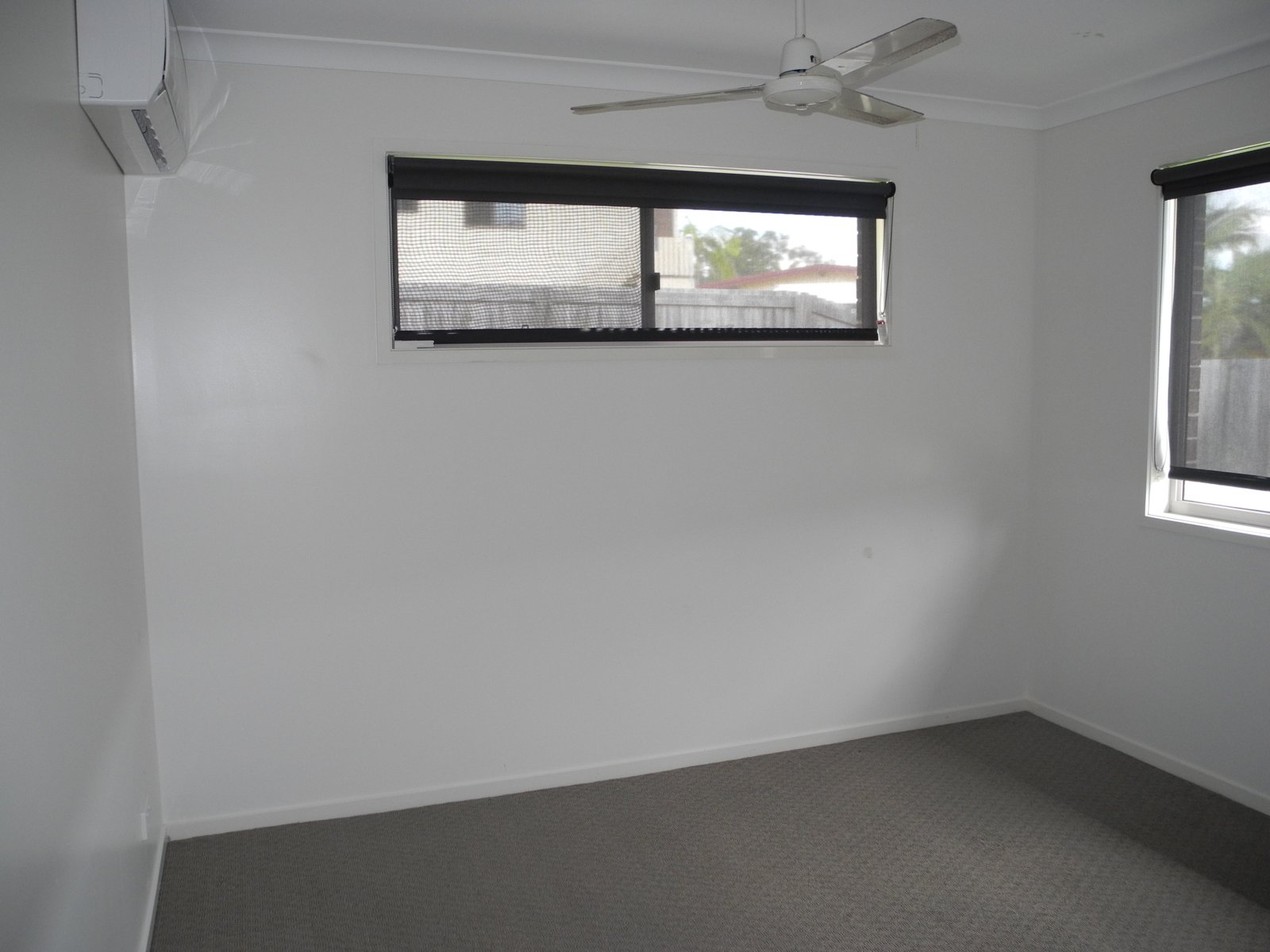 43 BAUHINIA Street BOYNE ISLAND 8