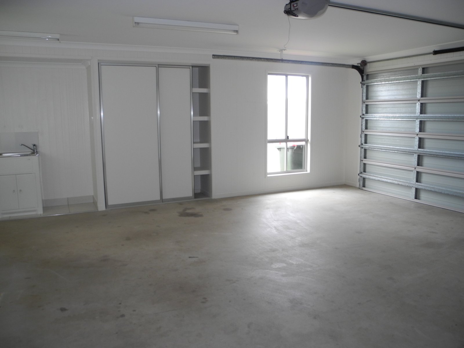 43 BAUHINIA Street BOYNE ISLAND 9