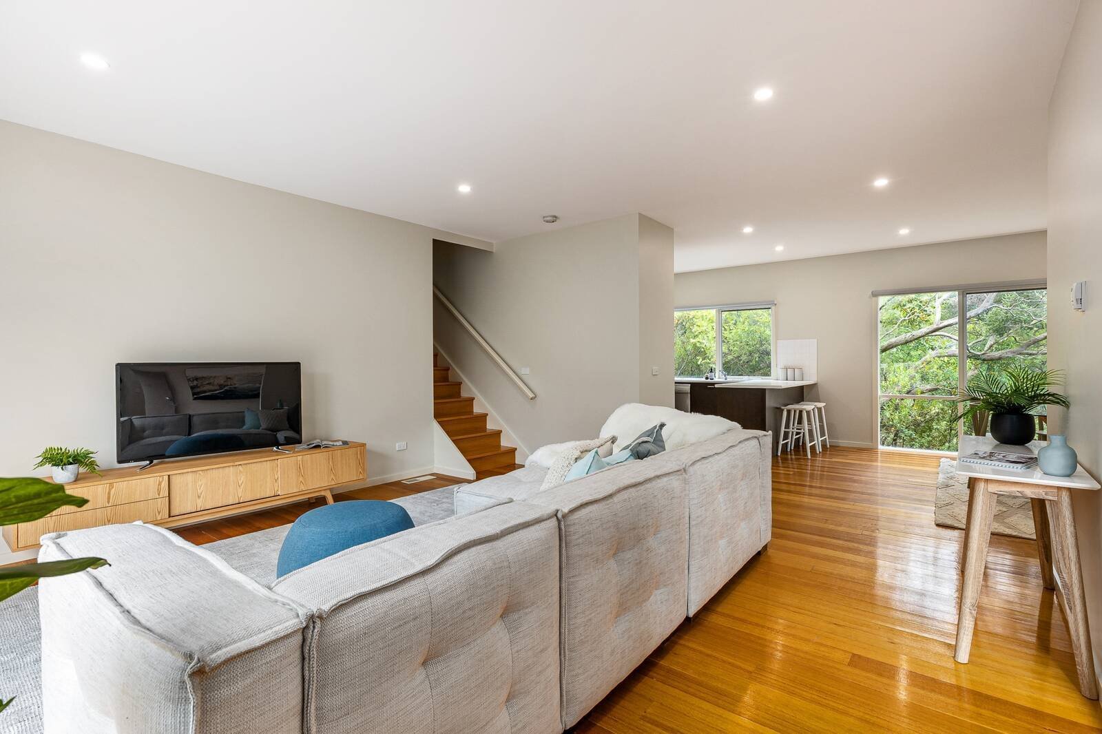 Real Estate and Property in 43 Beauna Vista Drive, Rye, VIC