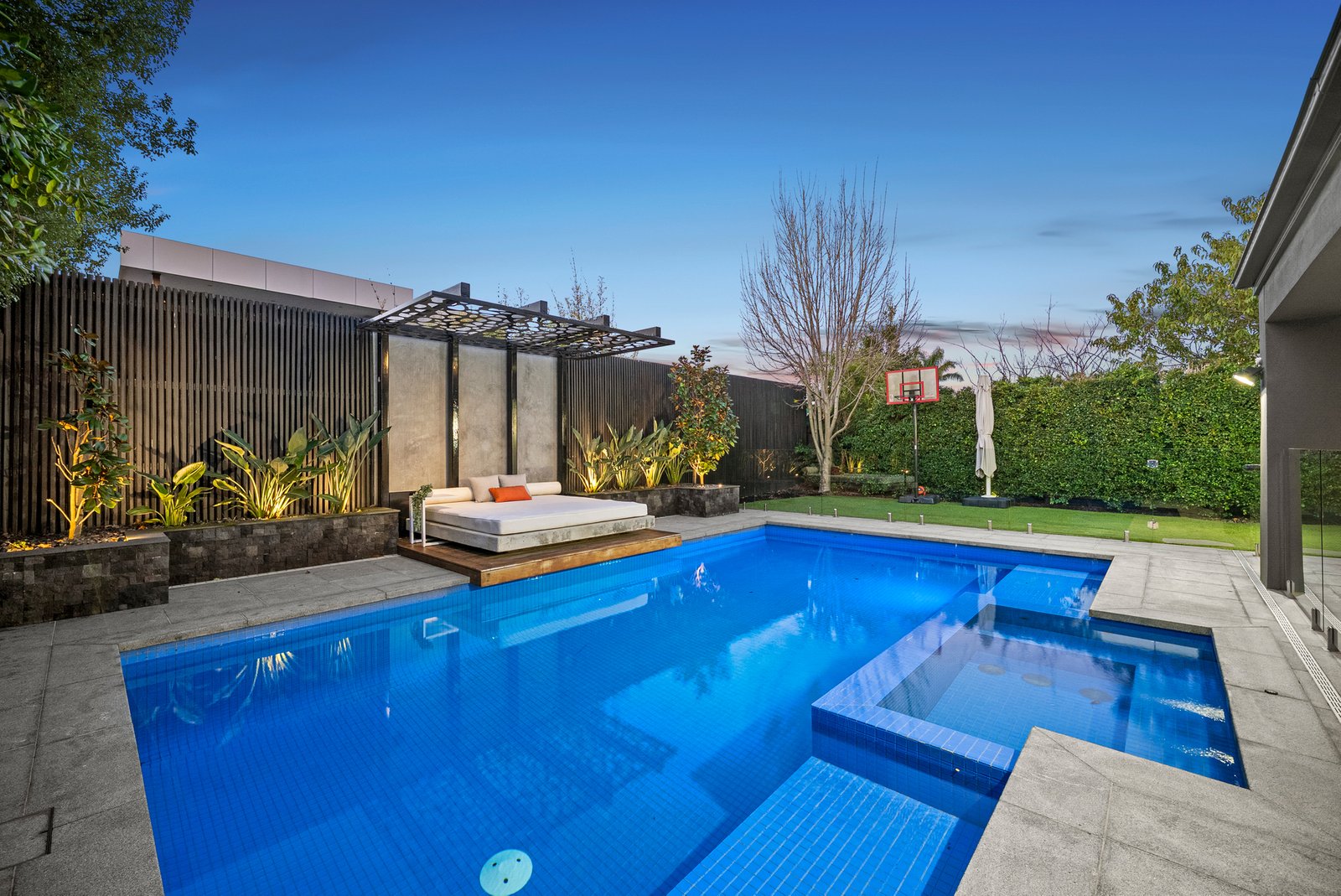 Gallery: 43 Beddoe Avenue