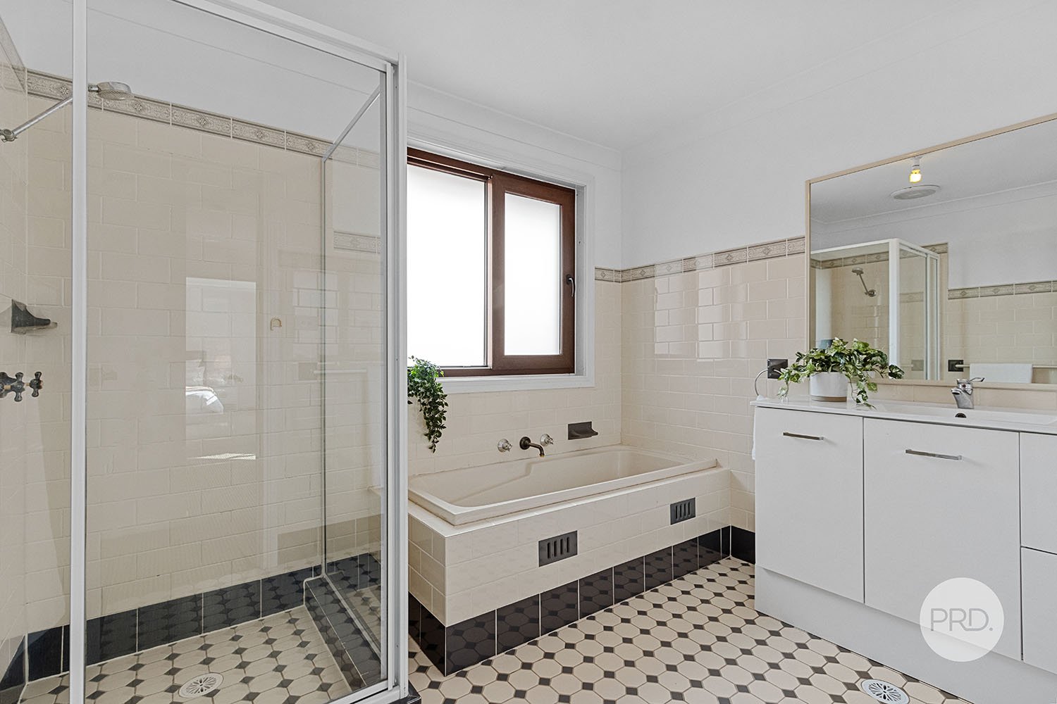 43 Caledonia Crescent PEAKHURST 10