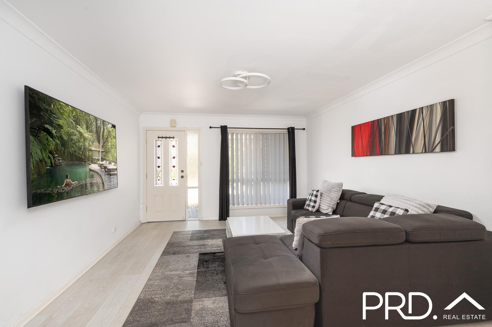 4/3 Carinya Place,,  MOOREBANK 3