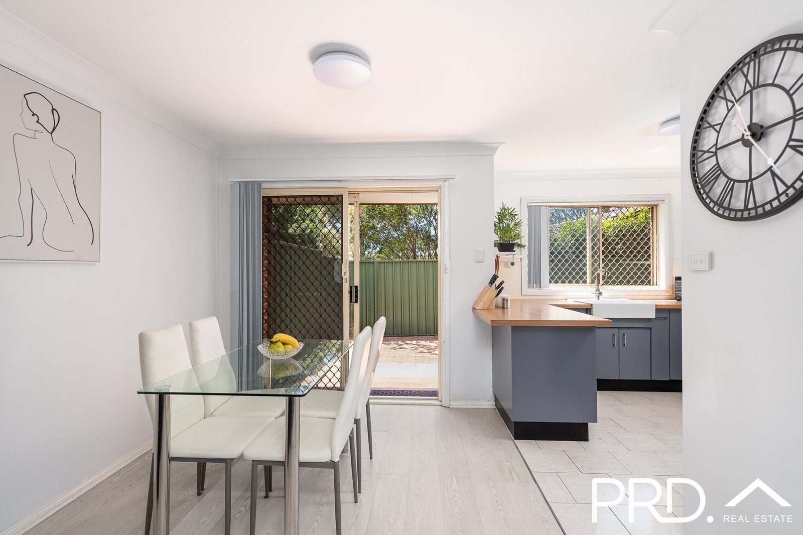 4/3 Carinya Place,,  MOOREBANK 4