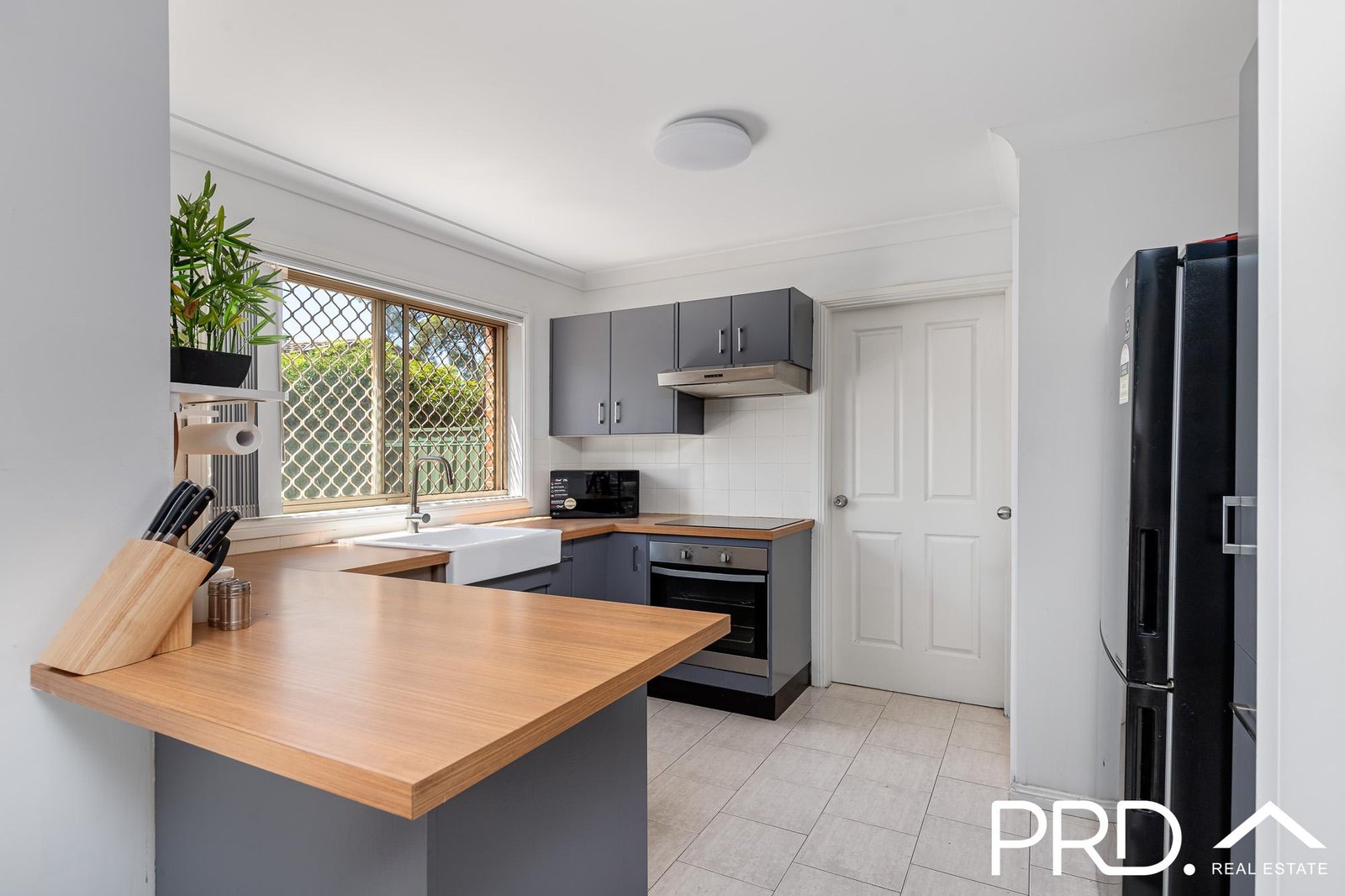 4/3 Carinya Place,,  MOOREBANK 5