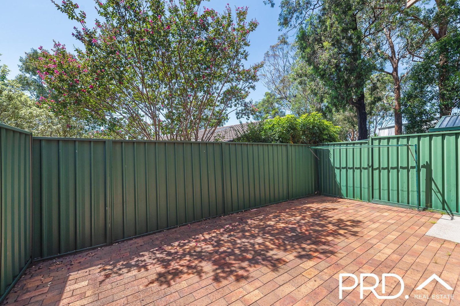 4/3 Carinya Place,,  MOOREBANK 9