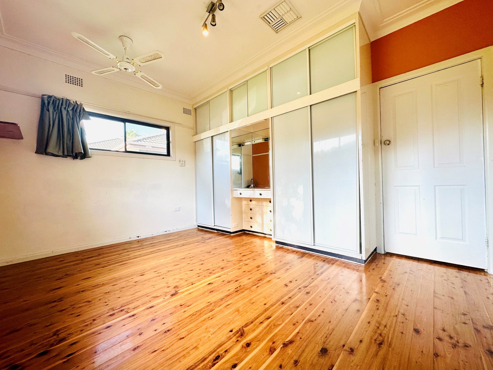 43 Churchill Street TAMWORTH 6