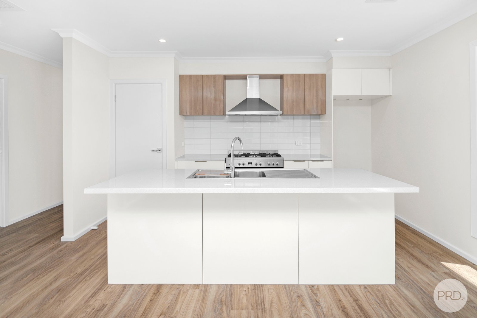 43 Cinnamon Drive LAKE GARDENS 3