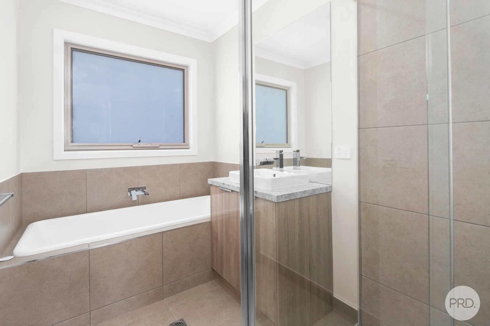 43 Cinnamon Drive LAKE GARDENS 4