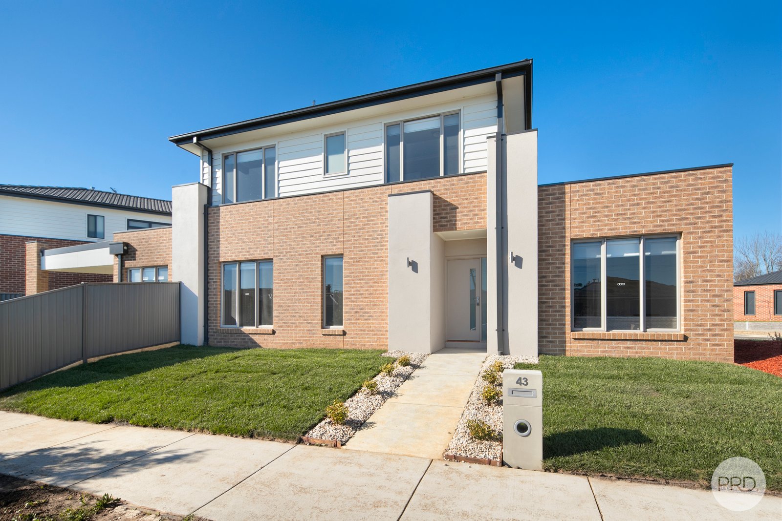 43 Cinnamon Drive LAKE GARDENS 1