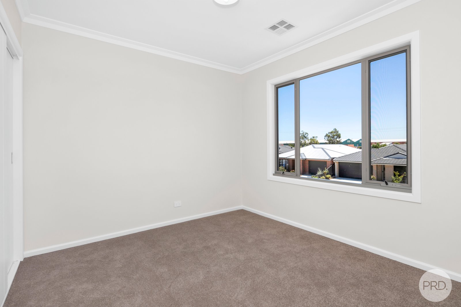 43 Cinnamon Drive LAKE GARDENS 11