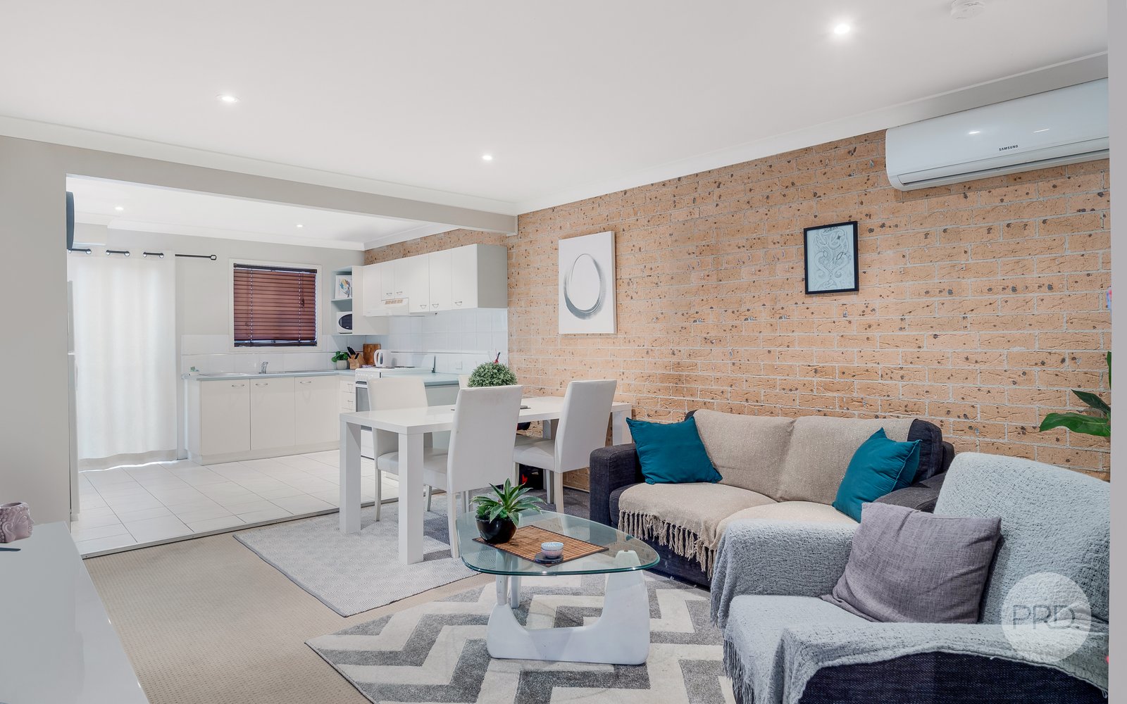 4/3 Cosgrove Crescent KINGSWOOD 1