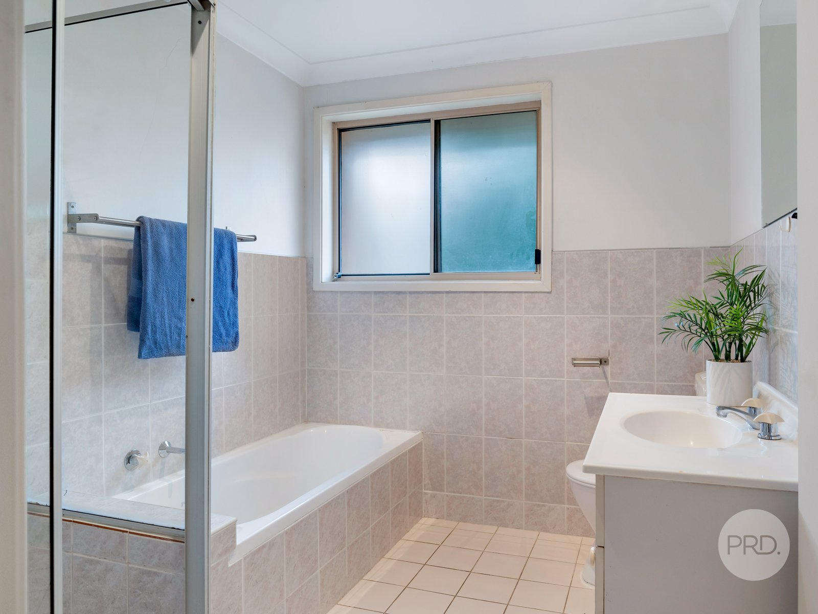 4/3 Cosgrove Crescent KINGSWOOD 8