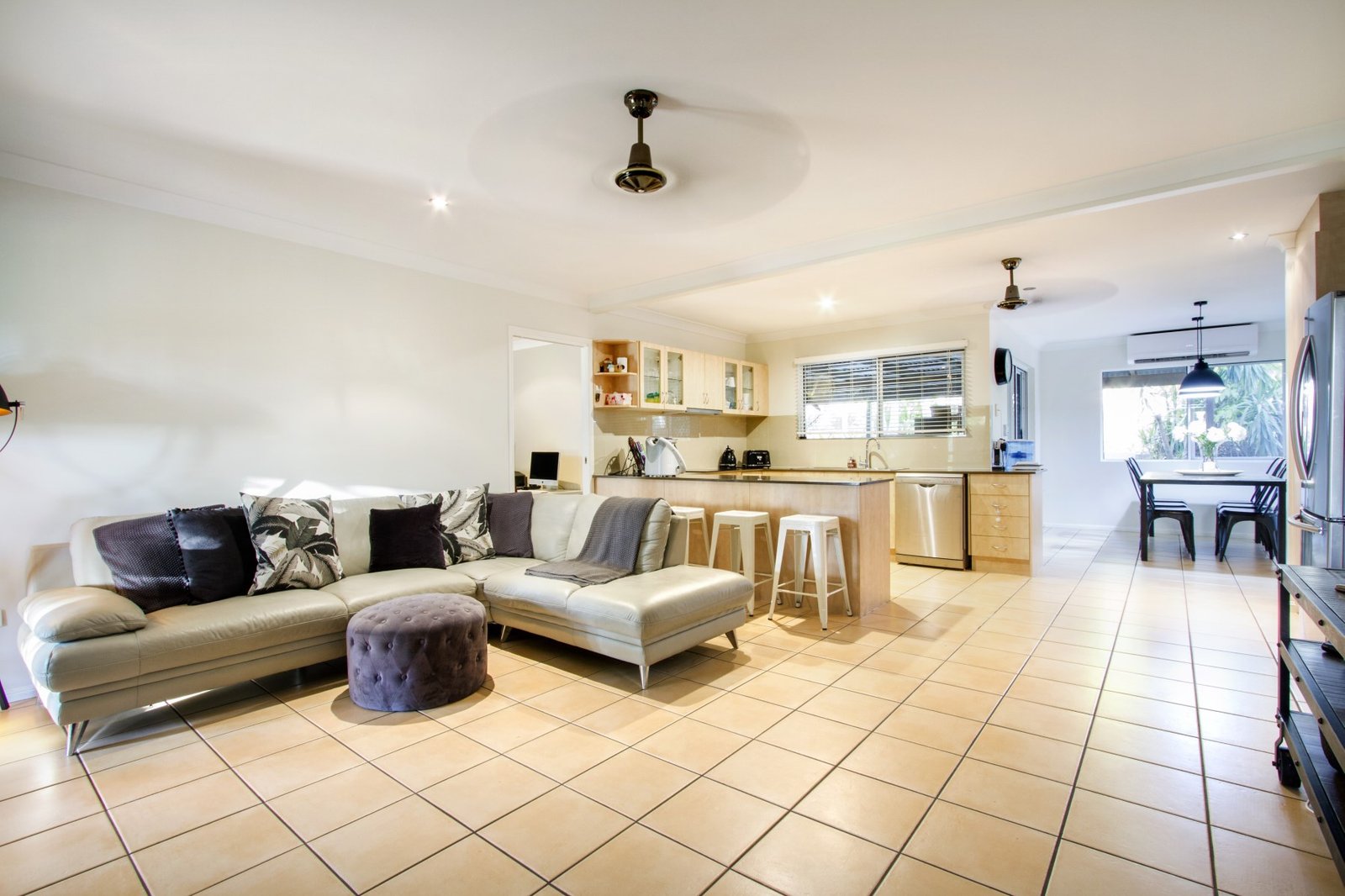 43 Country Rd  CANNONVALE 3