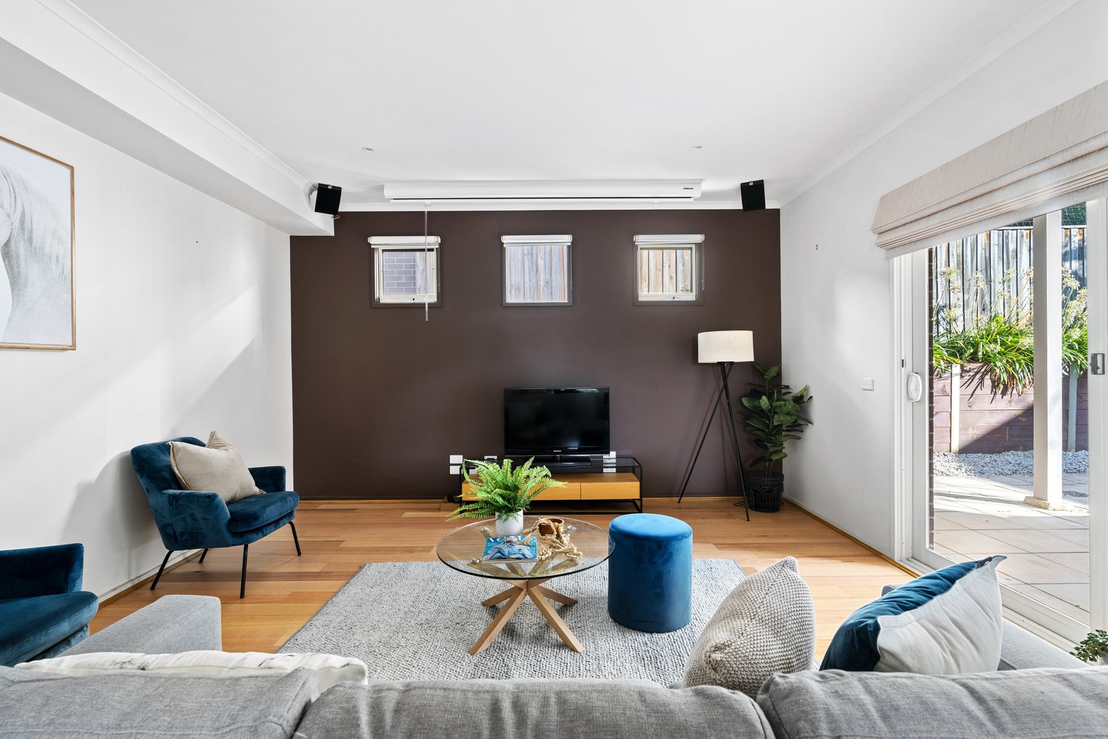 Real Estate and Property in 43 Crestwood Avenue, Macleod, VIC