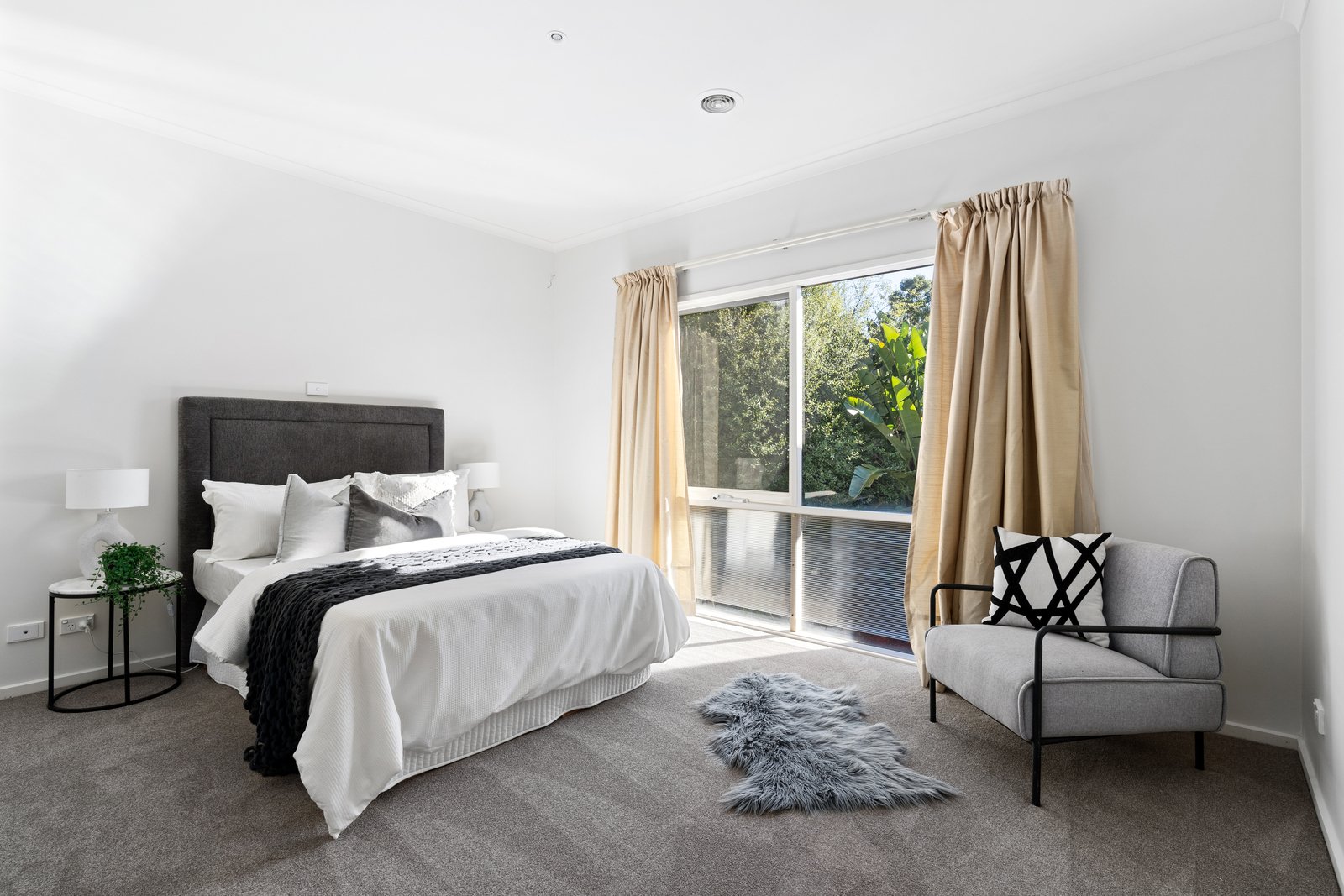 Real Estate and Property in 43 Crestwood Avenue, Macleod, VIC