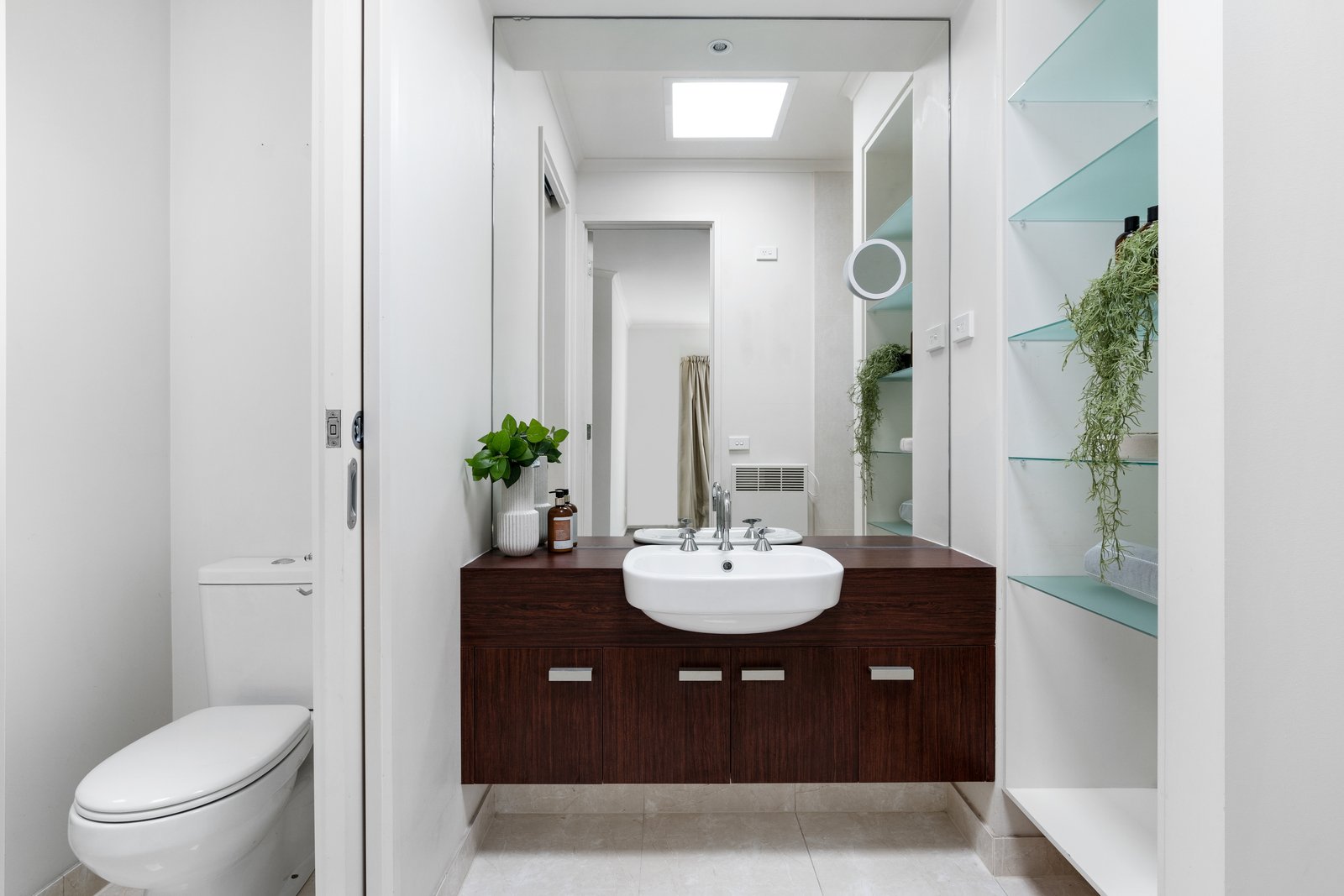 Real Estate and Property in 43 Crestwood Avenue, Macleod, VIC