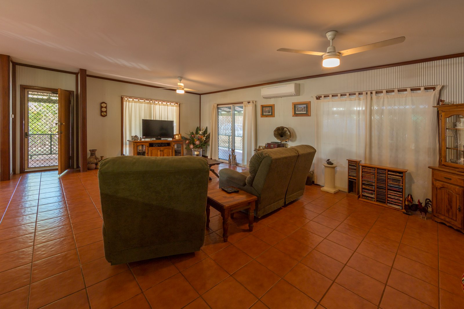 43 De Marchi Road CABLE BEACH 20