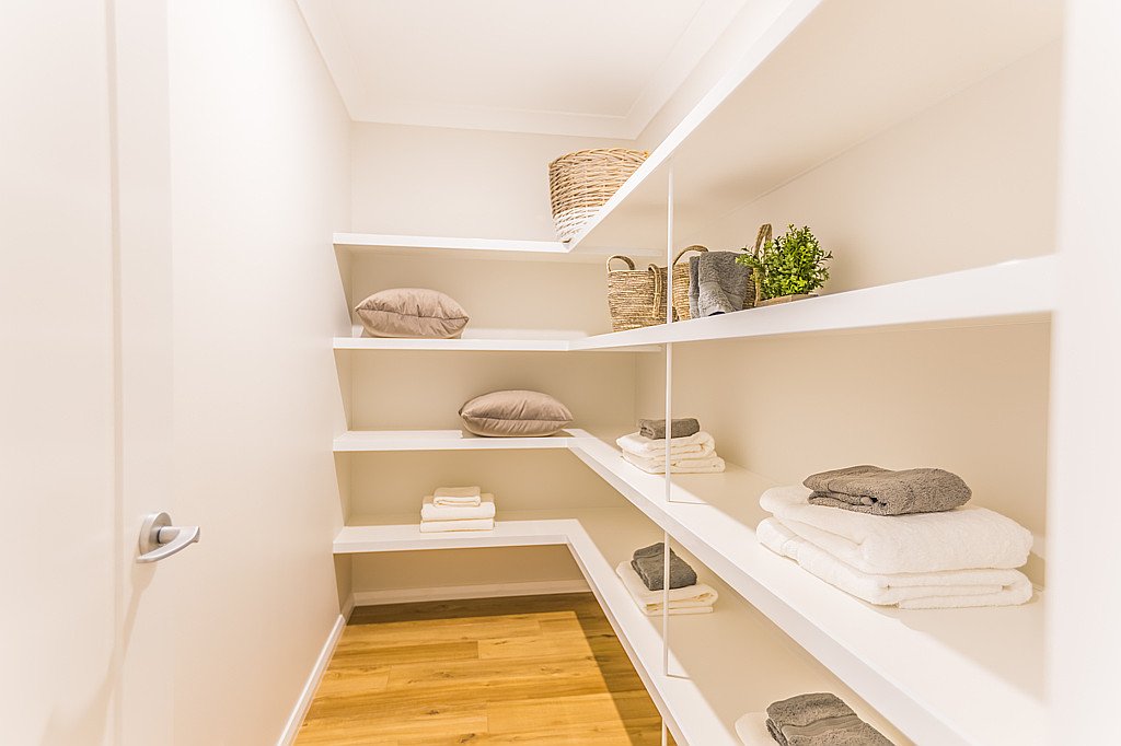 43 Eagle Avenue TAMWORTH 27