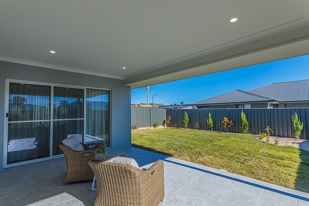 43 Eagle Avenue TAMWORTH 30