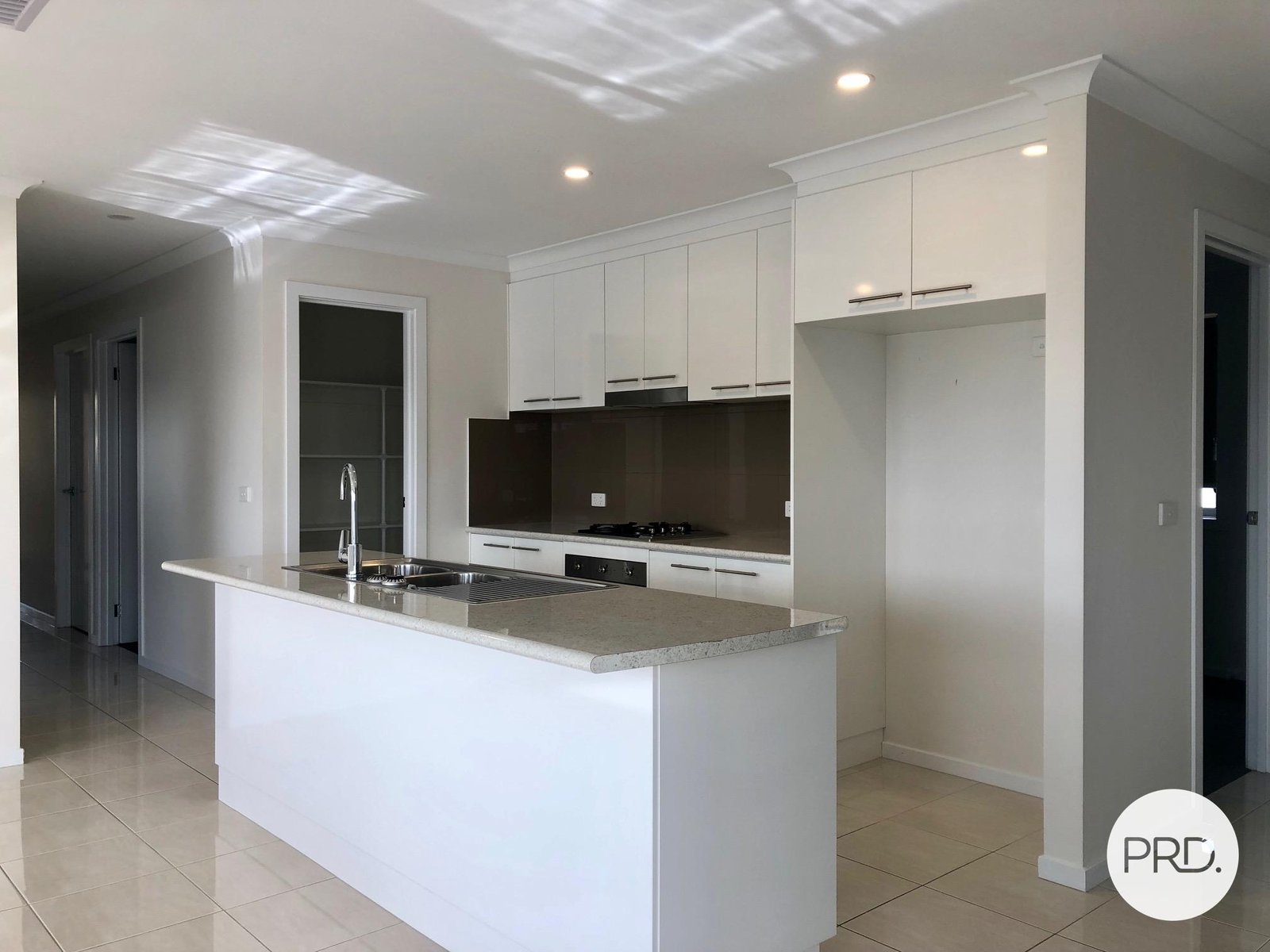 43 Felstead Circuit THURGOONA 2