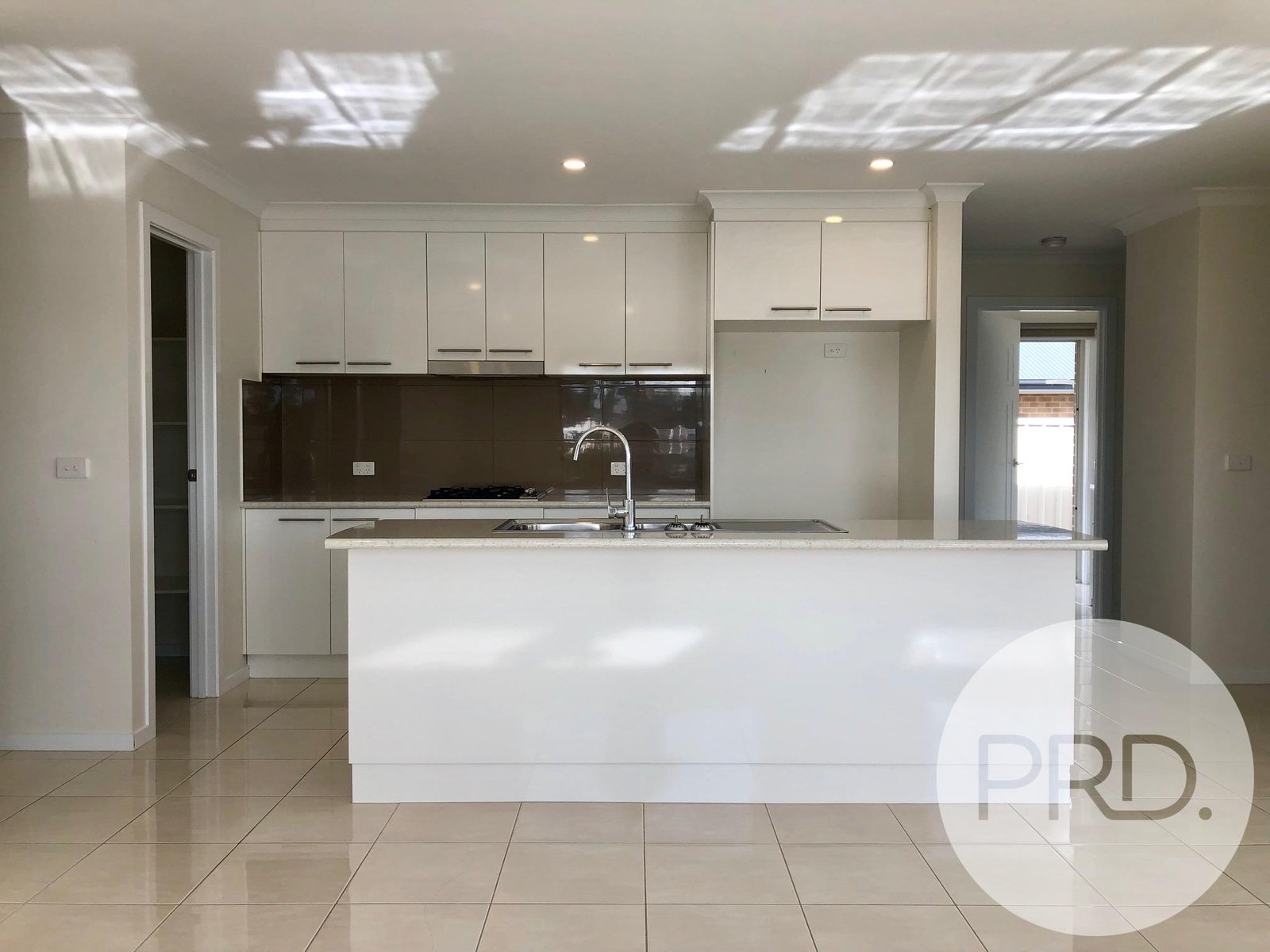 43 Felstead Circuit THURGOONA 3