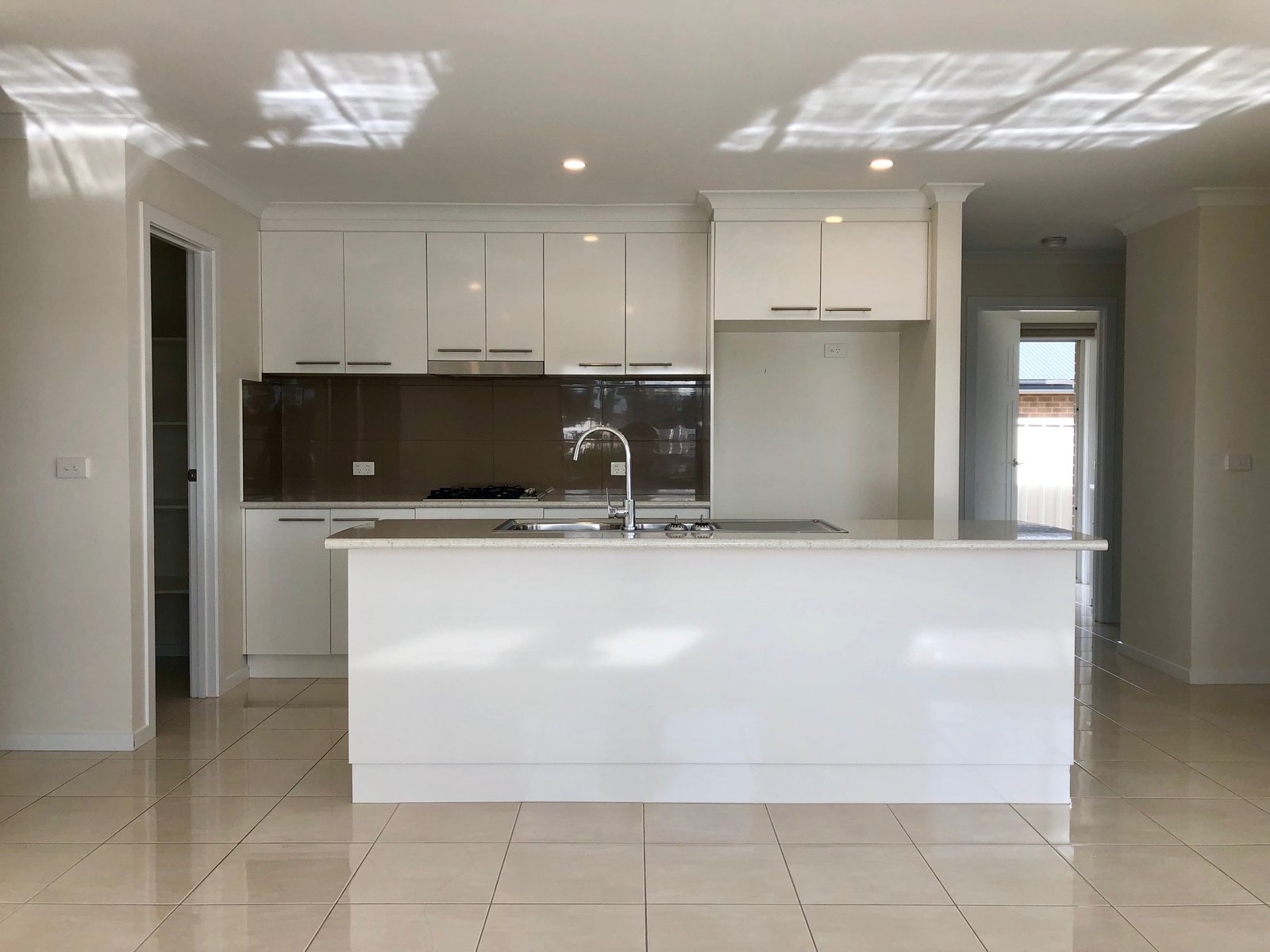 43 Felstead Circuit THURGOONA 2