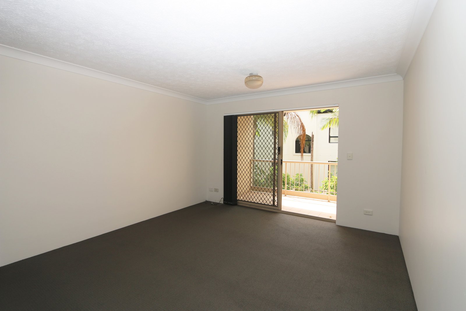 4/3 Garden Street SOUTHPORT 3
