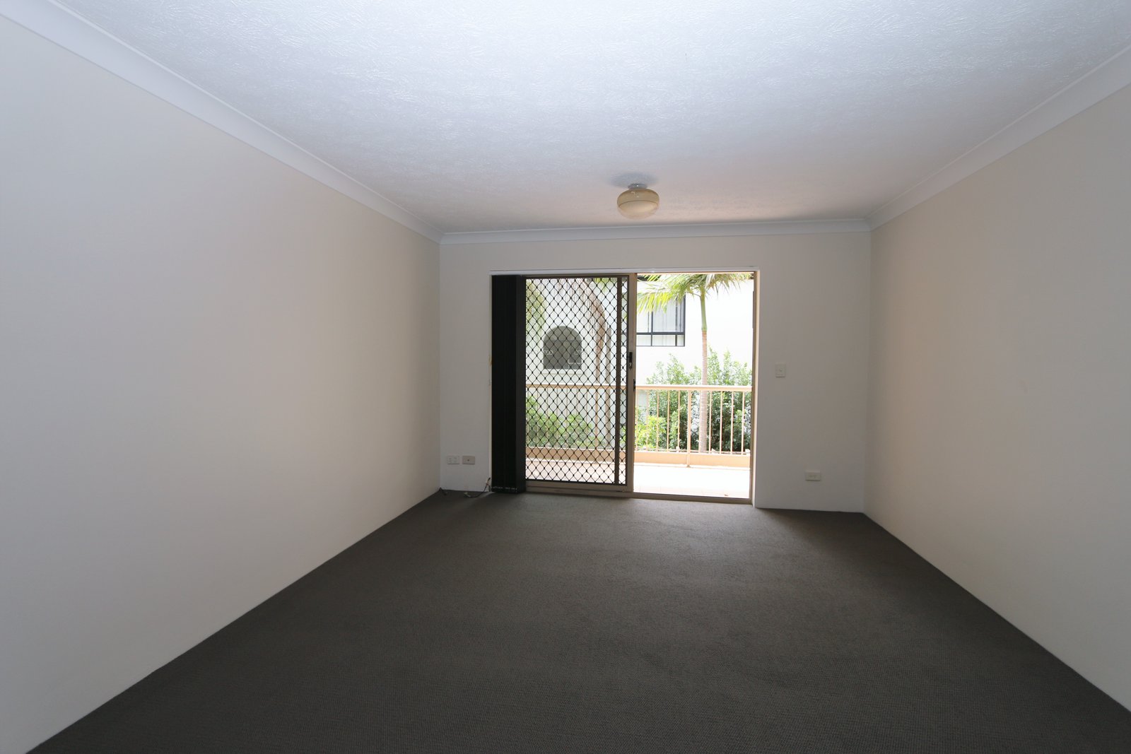 4/3 Garden Street SOUTHPORT 4