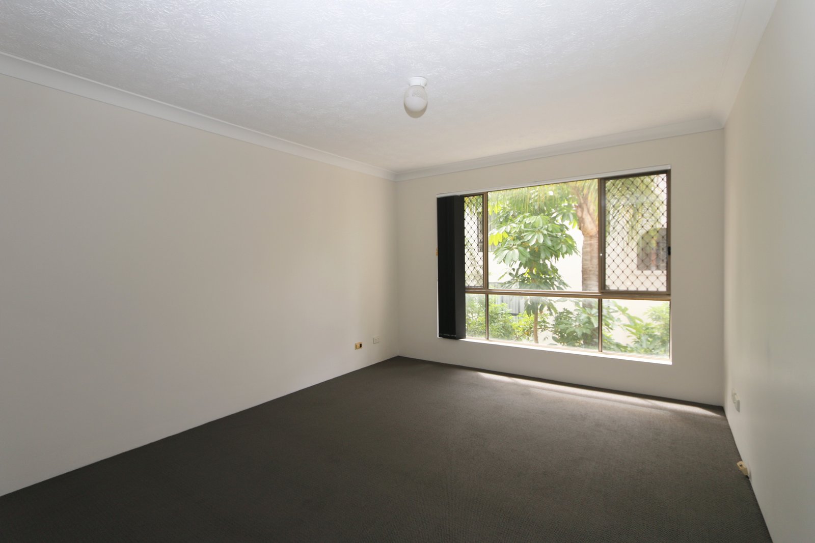 4/3 Garden Street SOUTHPORT 5