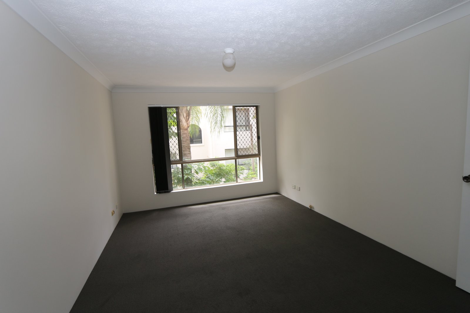 4/3 Garden Street SOUTHPORT 11