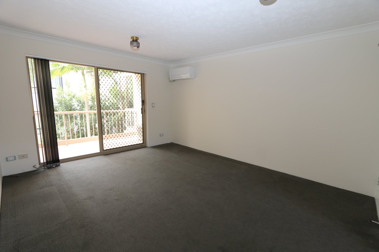 4/3 Garden Street SOUTHPORT 3