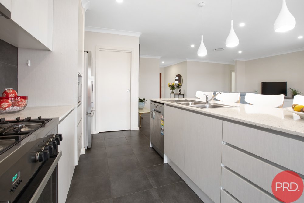 43 Harvest Boulevard CHISHOLM 11