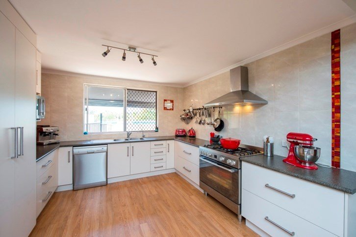 43 Helen Crescent WURDONG HEIGHTS 2