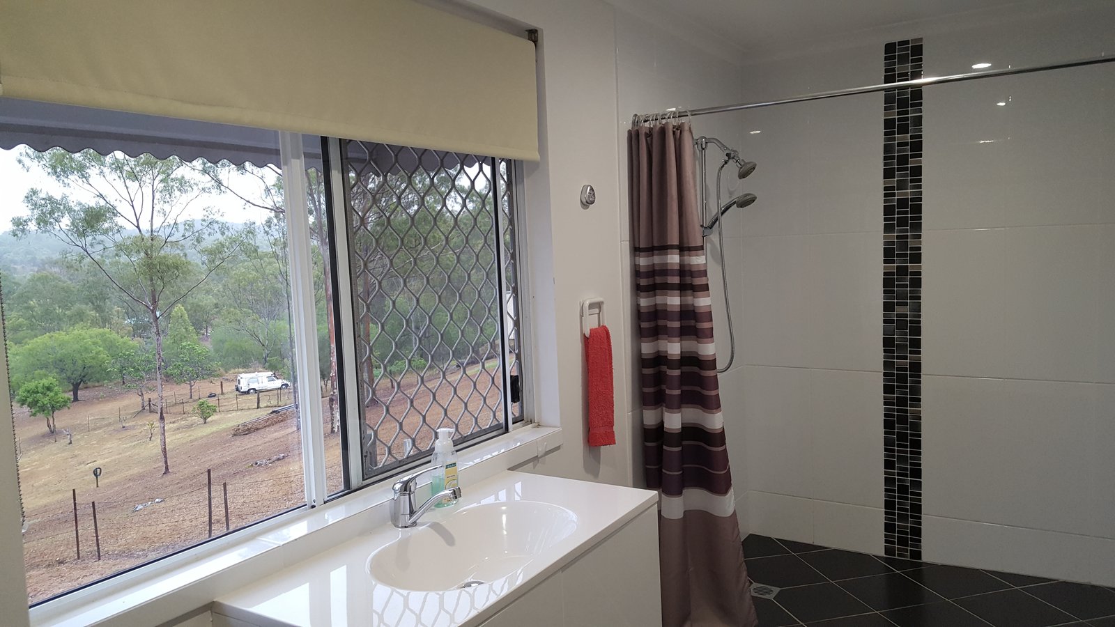 43 Helen Crescent WURDONG HEIGHTS 10