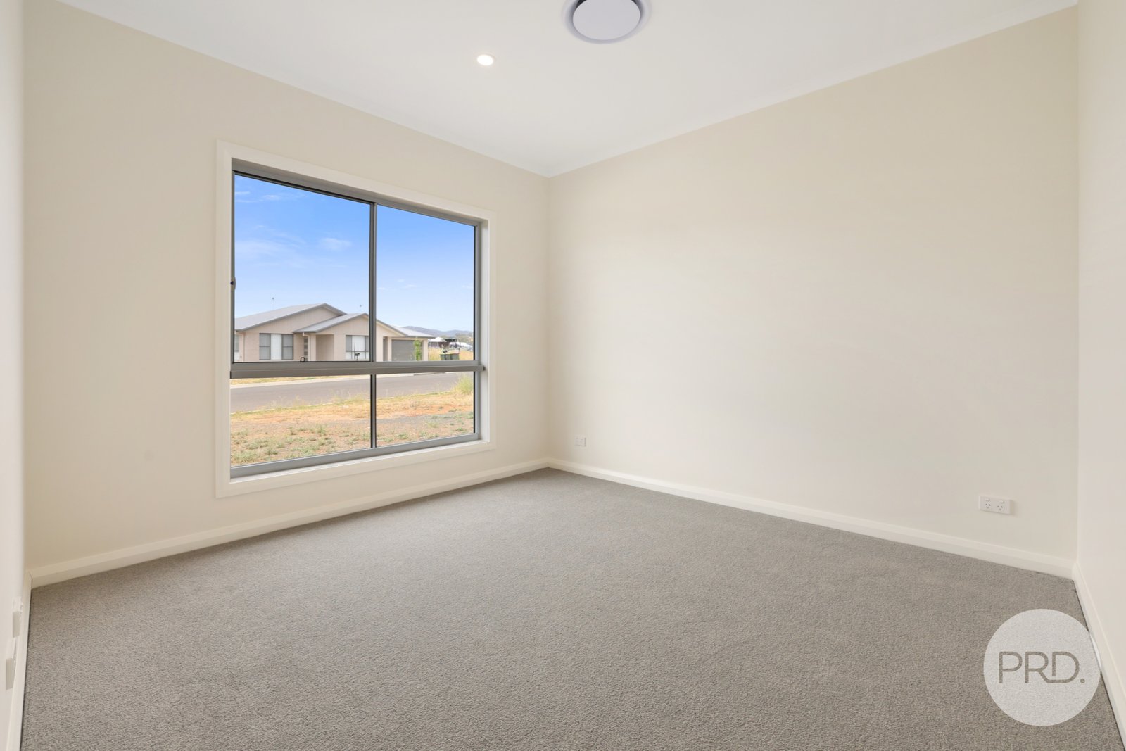 43 Kestral Street TAMWORTH 4