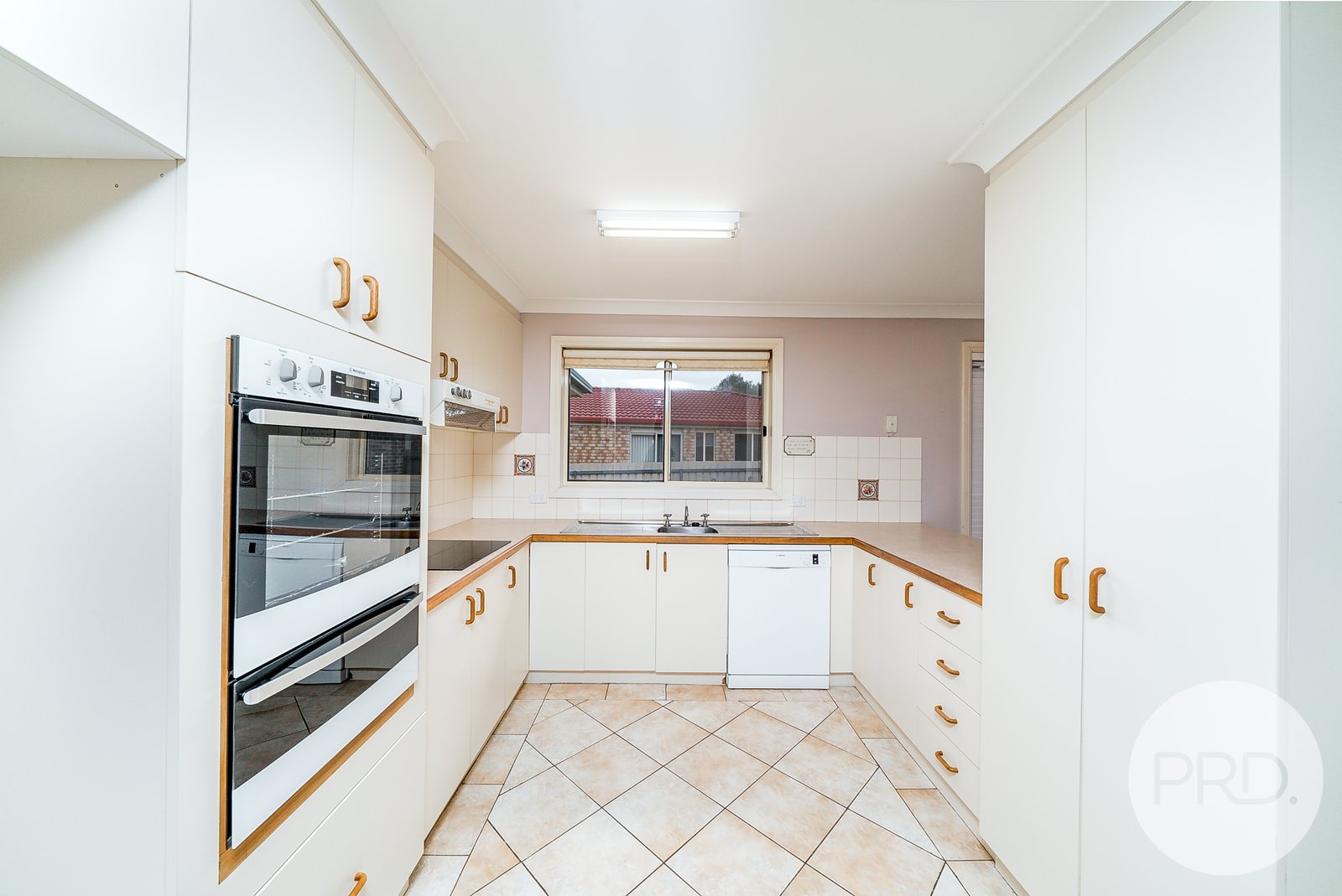 43 Kirrang Avenue GLENFIELD PARK 5