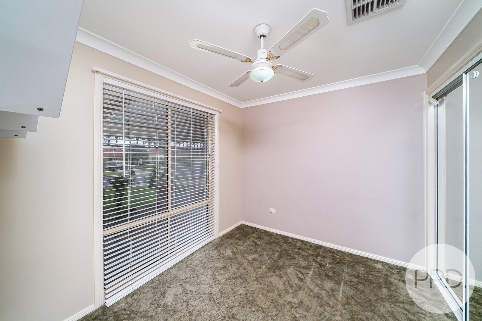 43 Kirrang Avenue GLENFIELD PARK 8