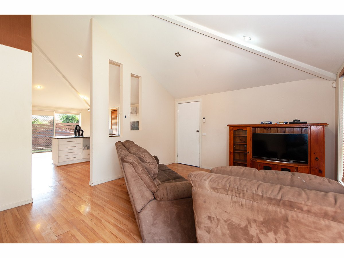 43 Kurrajong Crescent WEST ALBURY 4