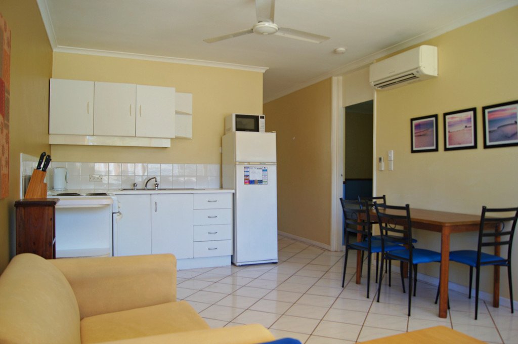4/3 Lamond Street AIRLIE BEACH 2