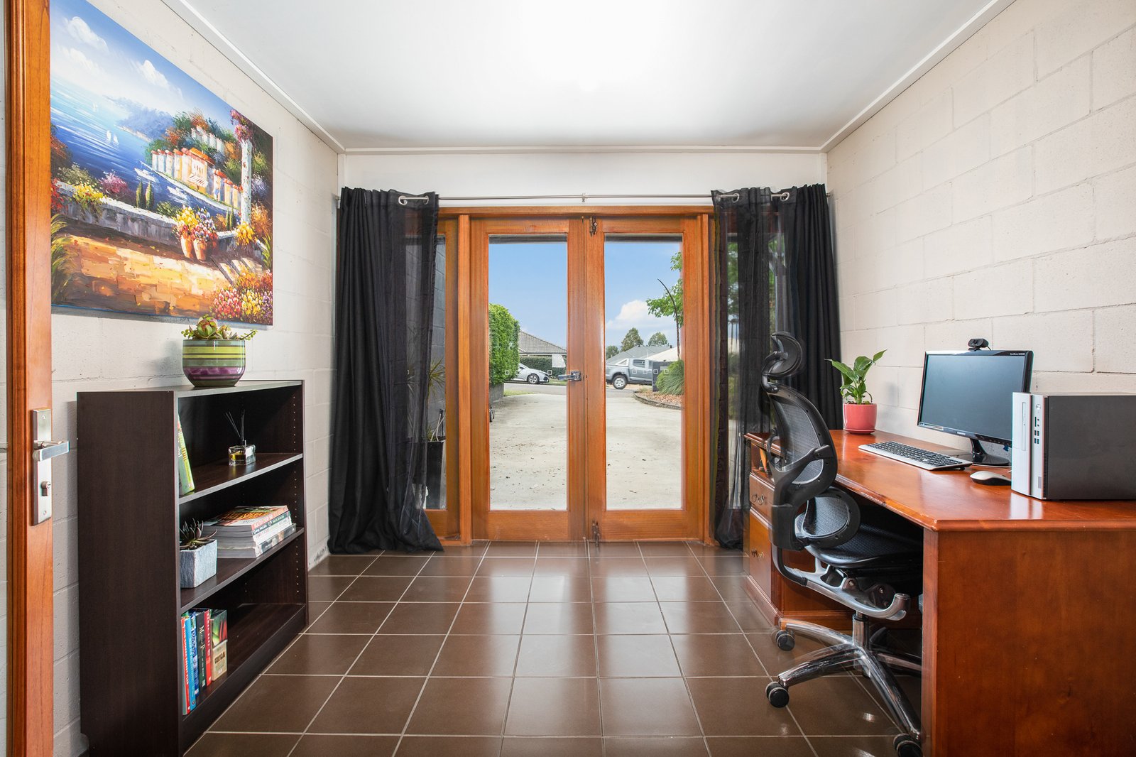 43 Largs Avenue LARGS 11